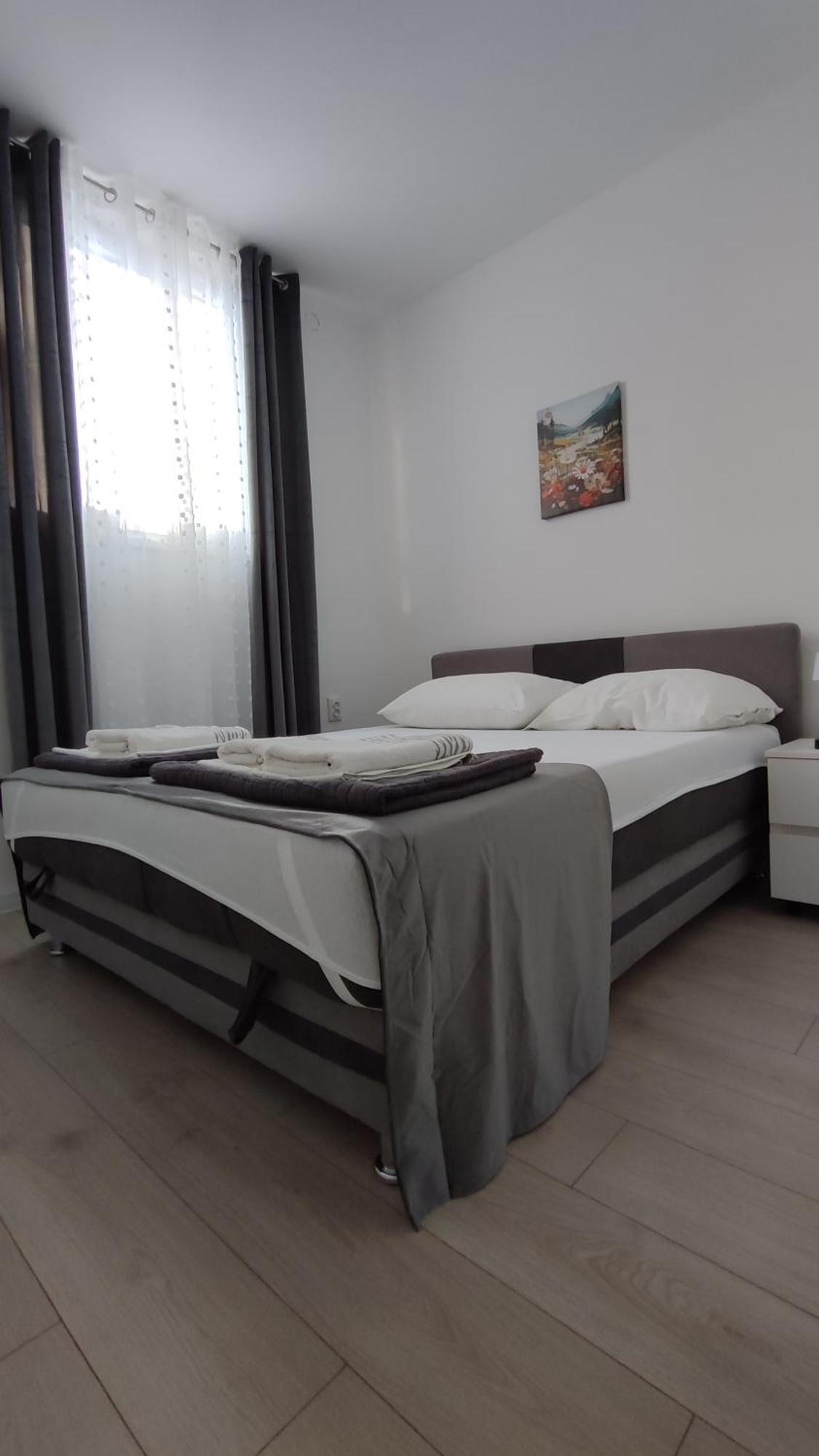 Apartments Glibic Заострог Екстериор снимка