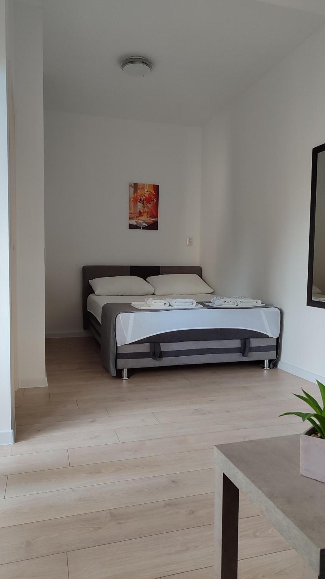 Apartments Glibic Заострог Екстериор снимка